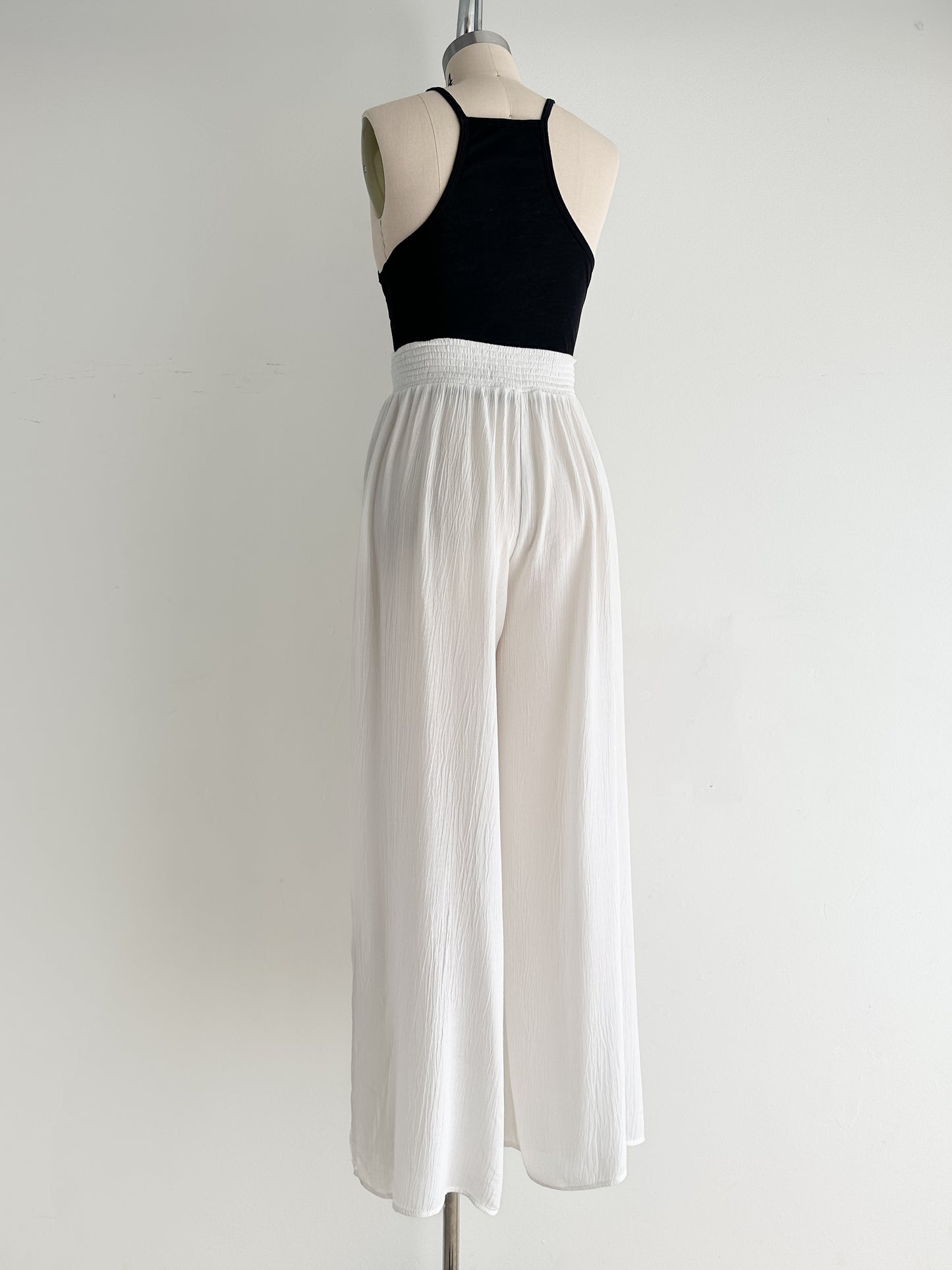 vintage white crepe pants (M)