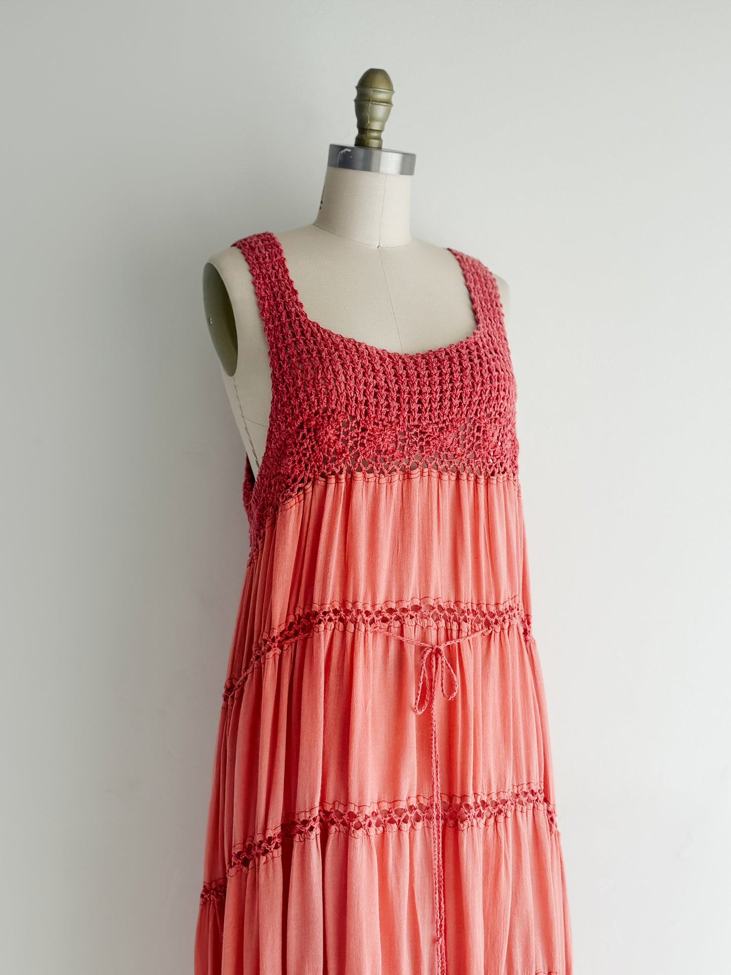 vintage coral crochet cotton dress (M)