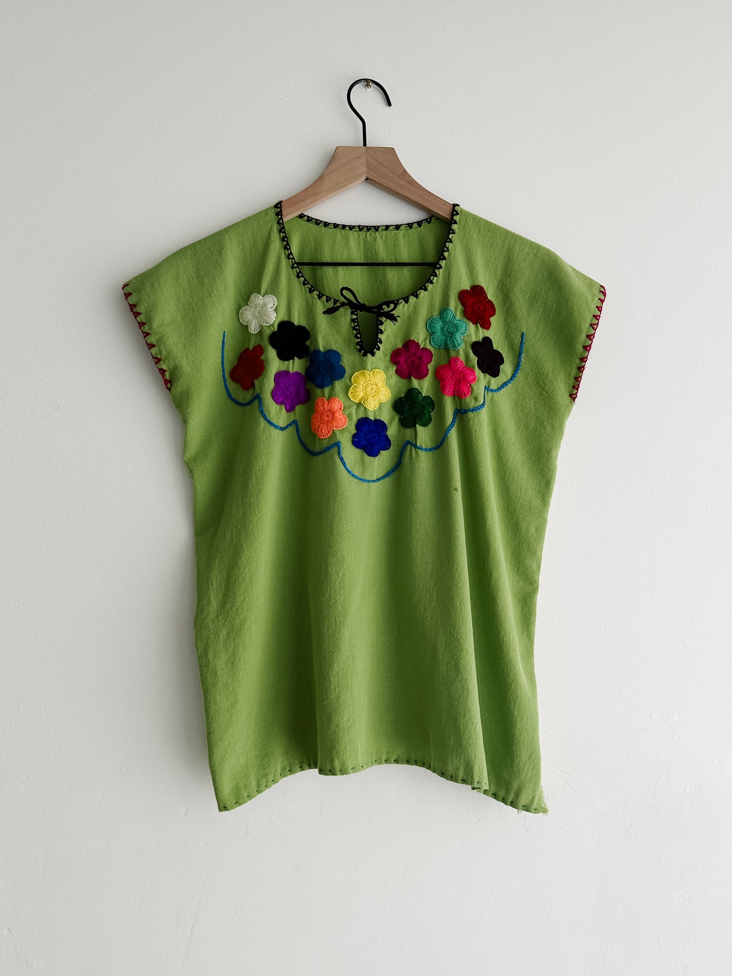 vintage embroidered top (S/M)