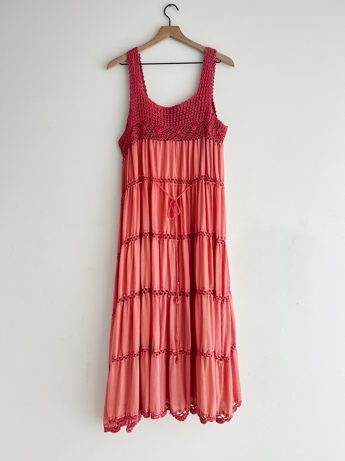 vintage coral crochet cotton dress (M)