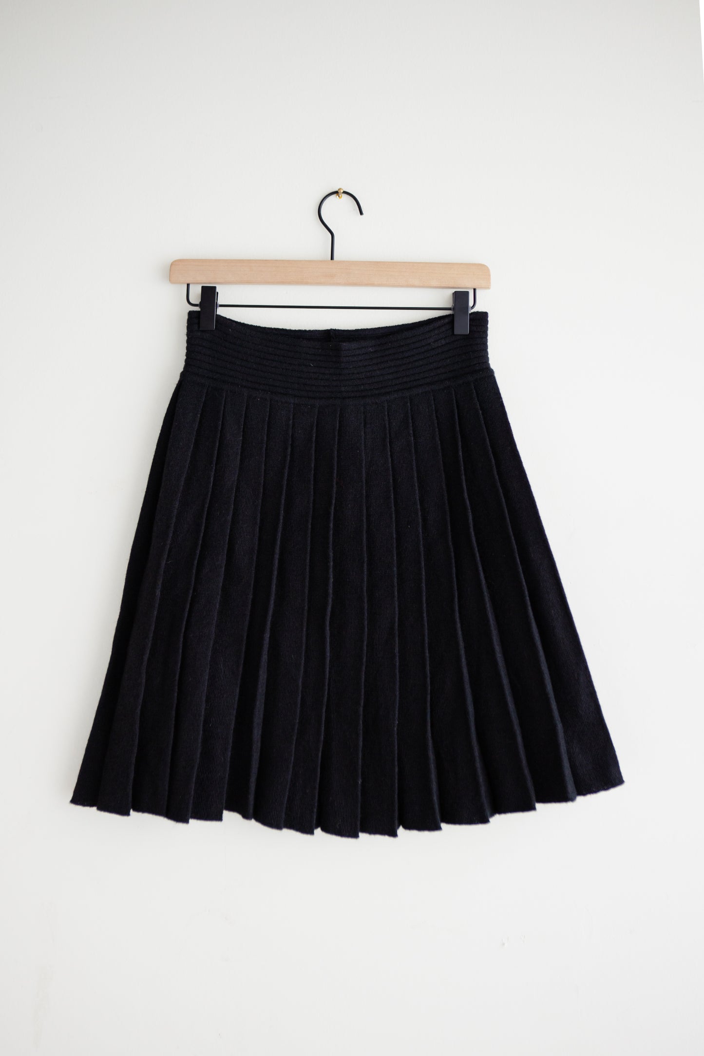 vintage black sweater knit skirt (S/M)