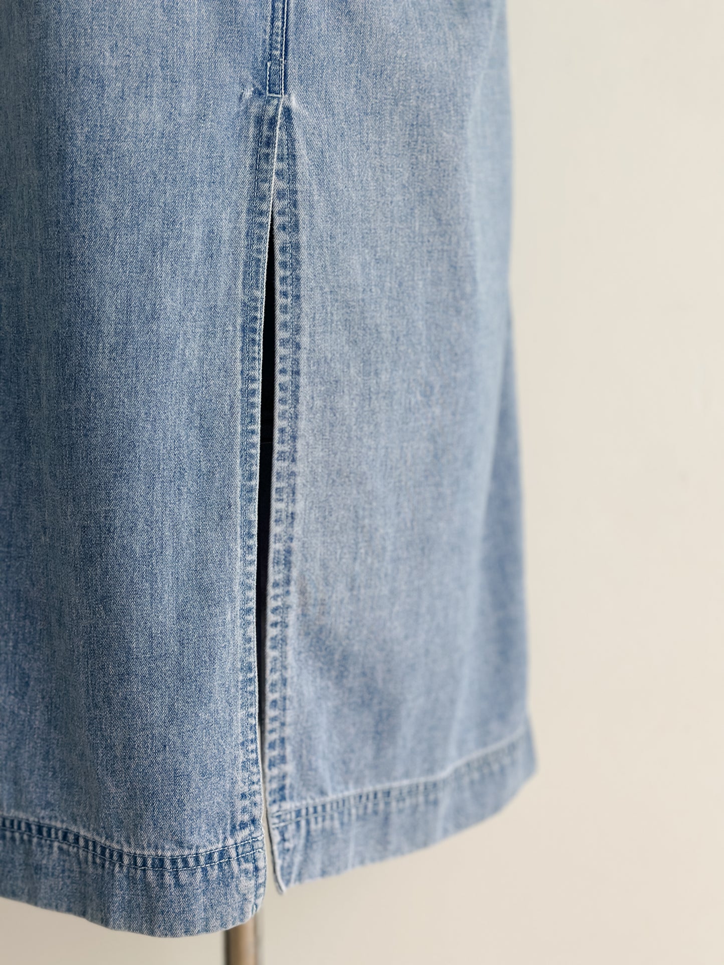 vintage denim maxi skirt (M/L)