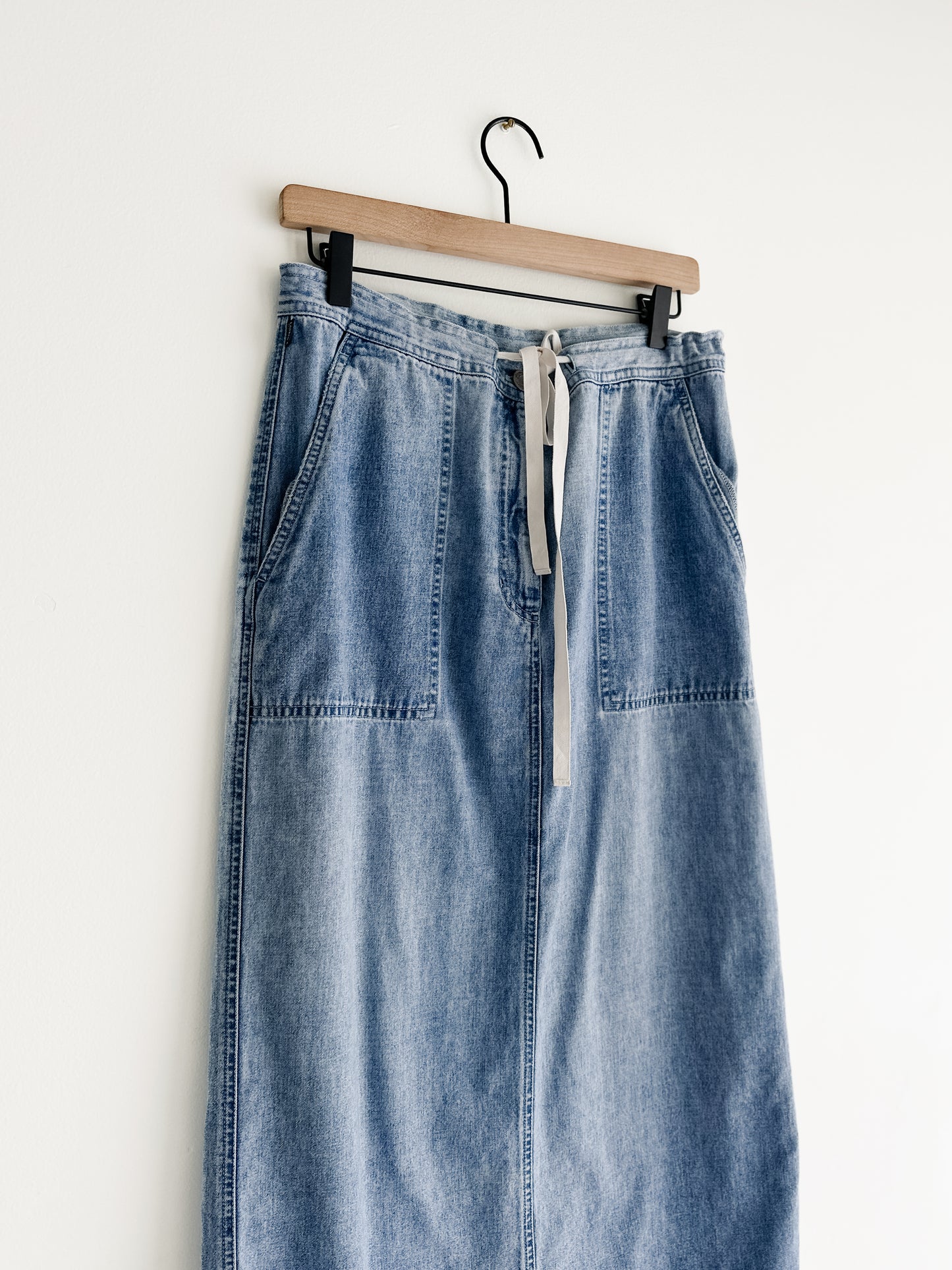 vintage denim maxi skirt (M/L)