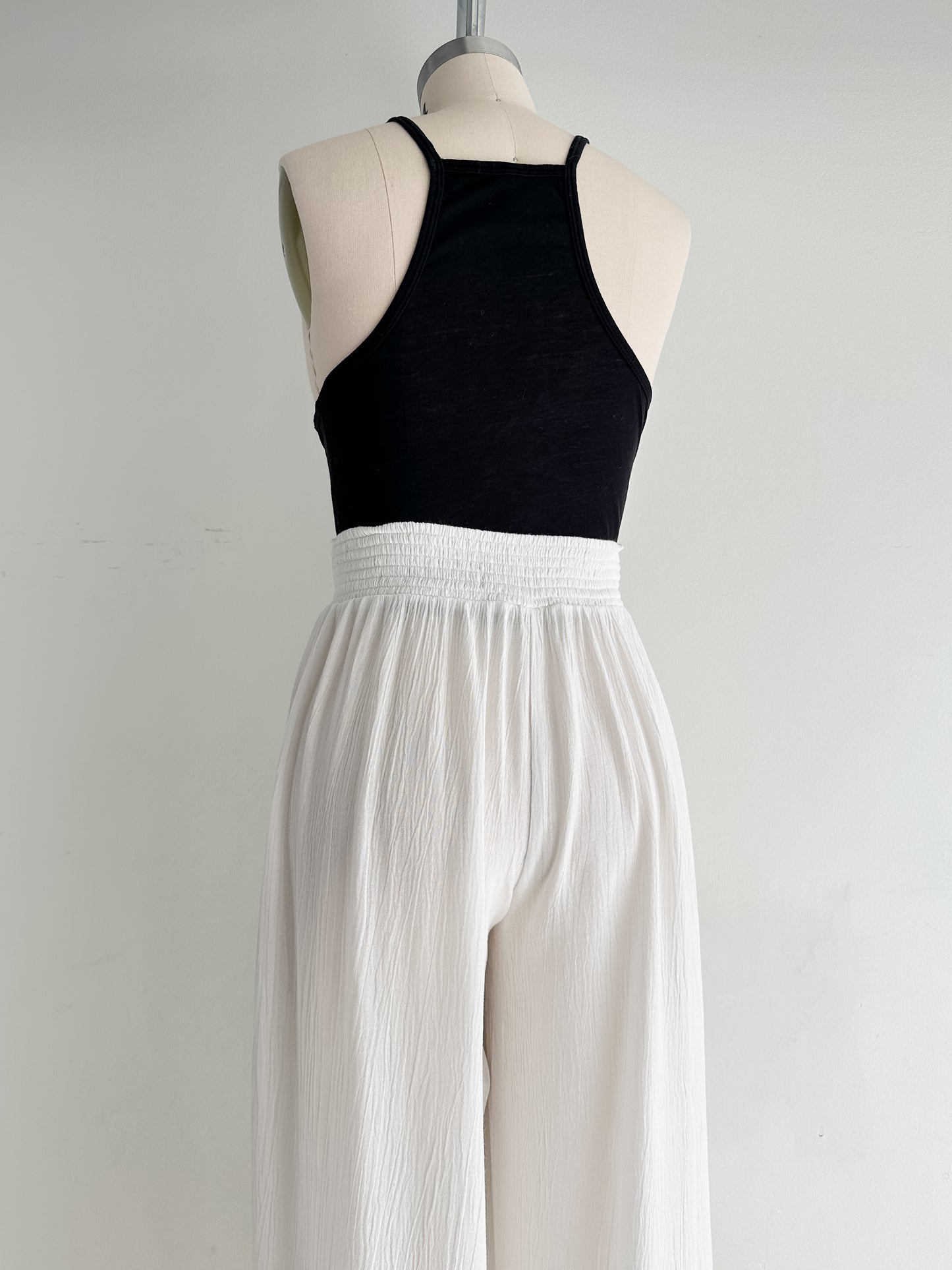 vintage white crepe pants (M)