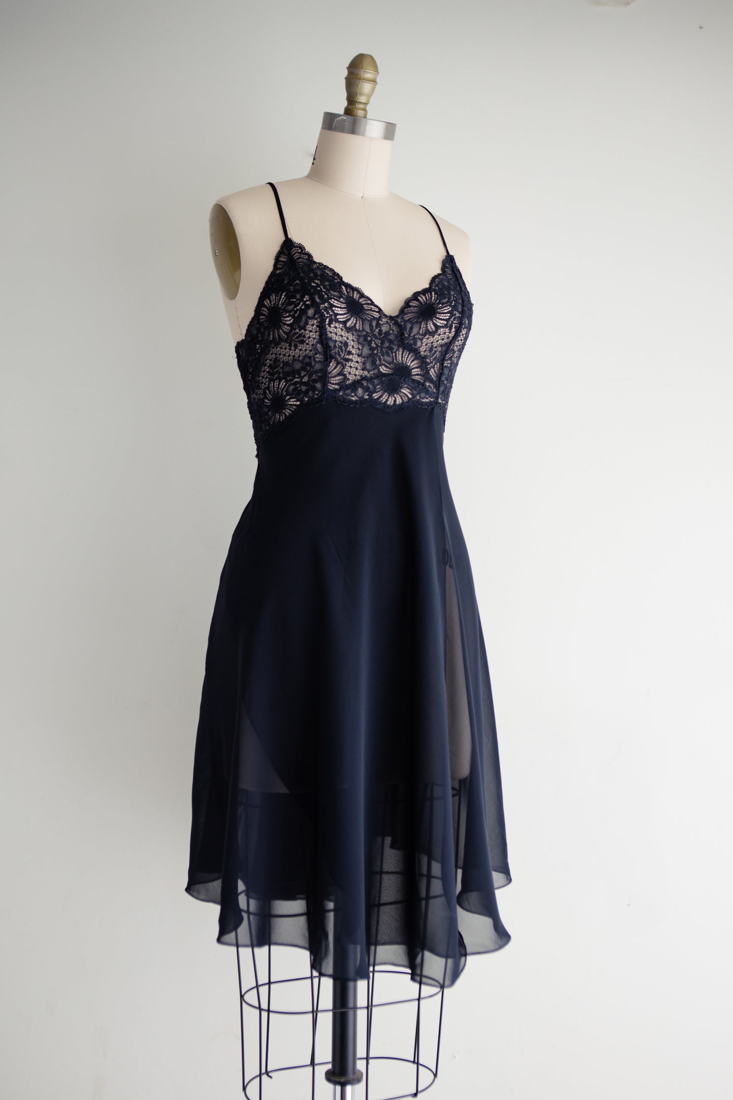 vintage navy sheer slip (M)