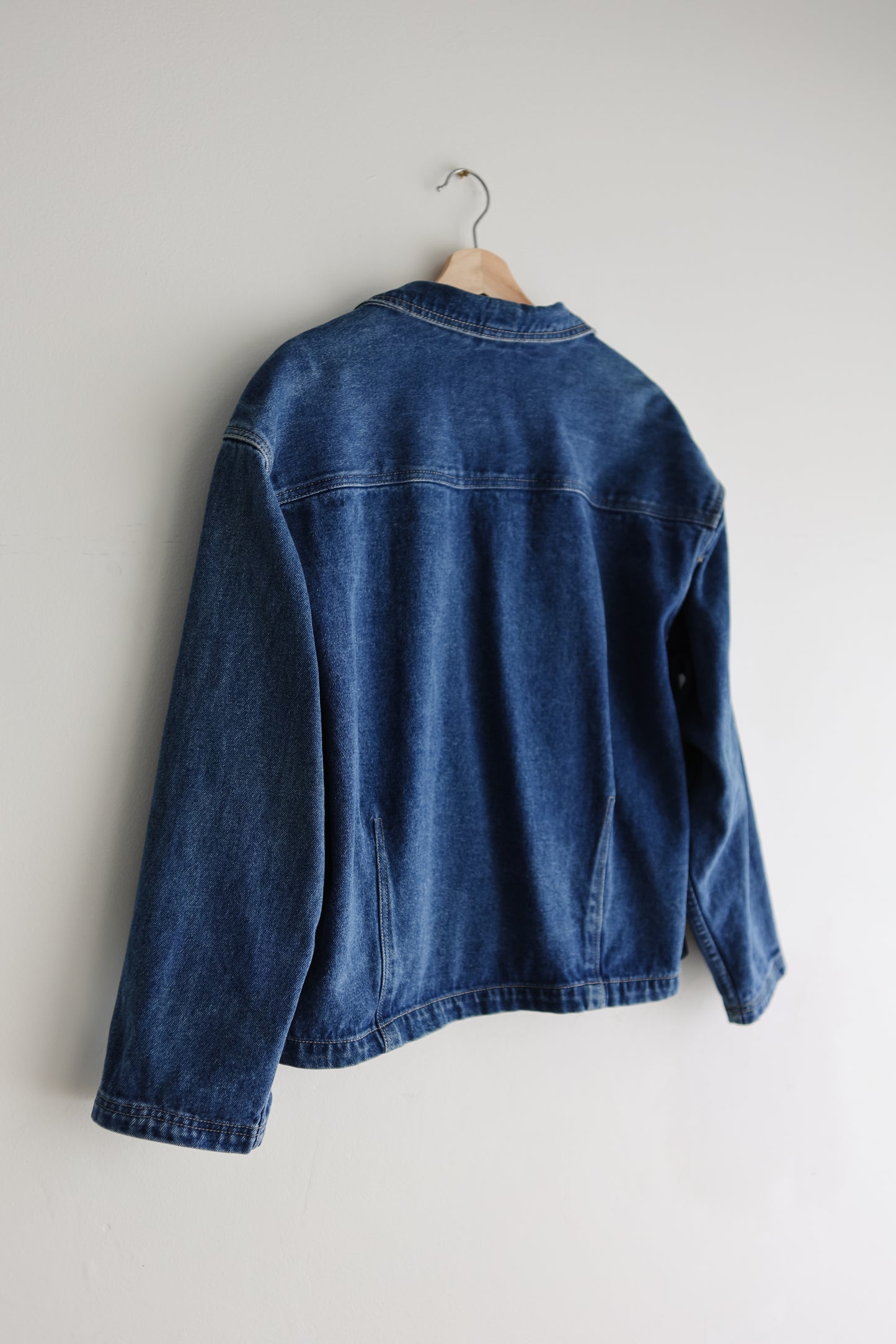 vintage cropped jean jacket (M)
