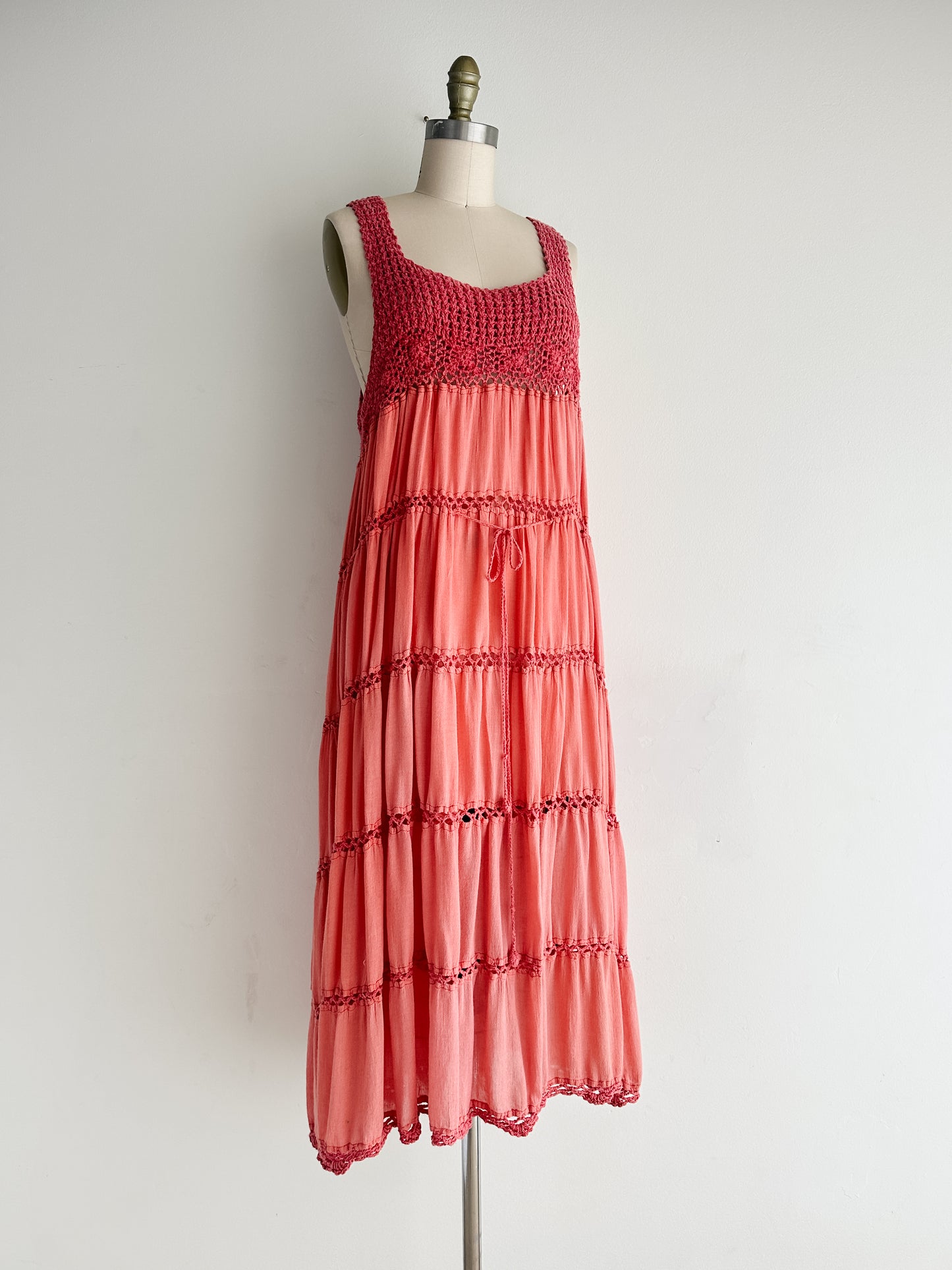 vintage coral crochet cotton dress (M)