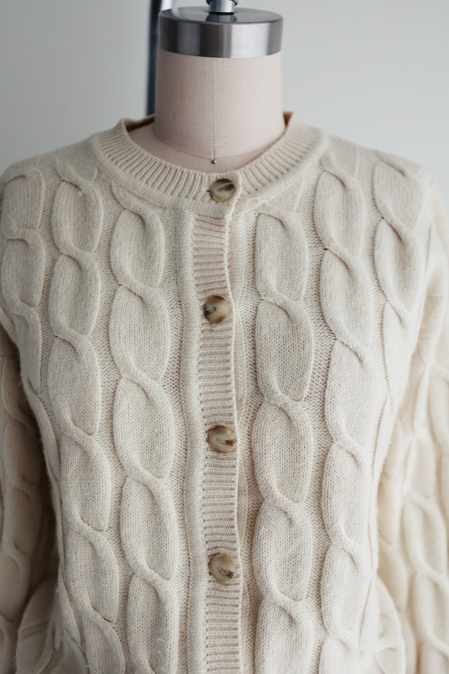 vintage cable knit merino-cashmere cardigan (M)
