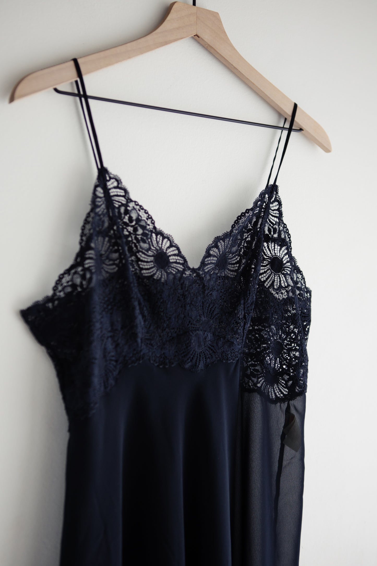 vintage navy sheer slip (M)