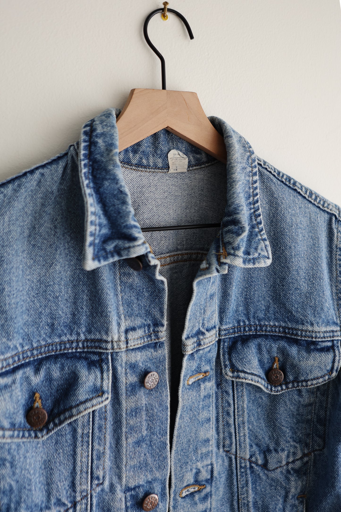 vintage jean jacket (S)