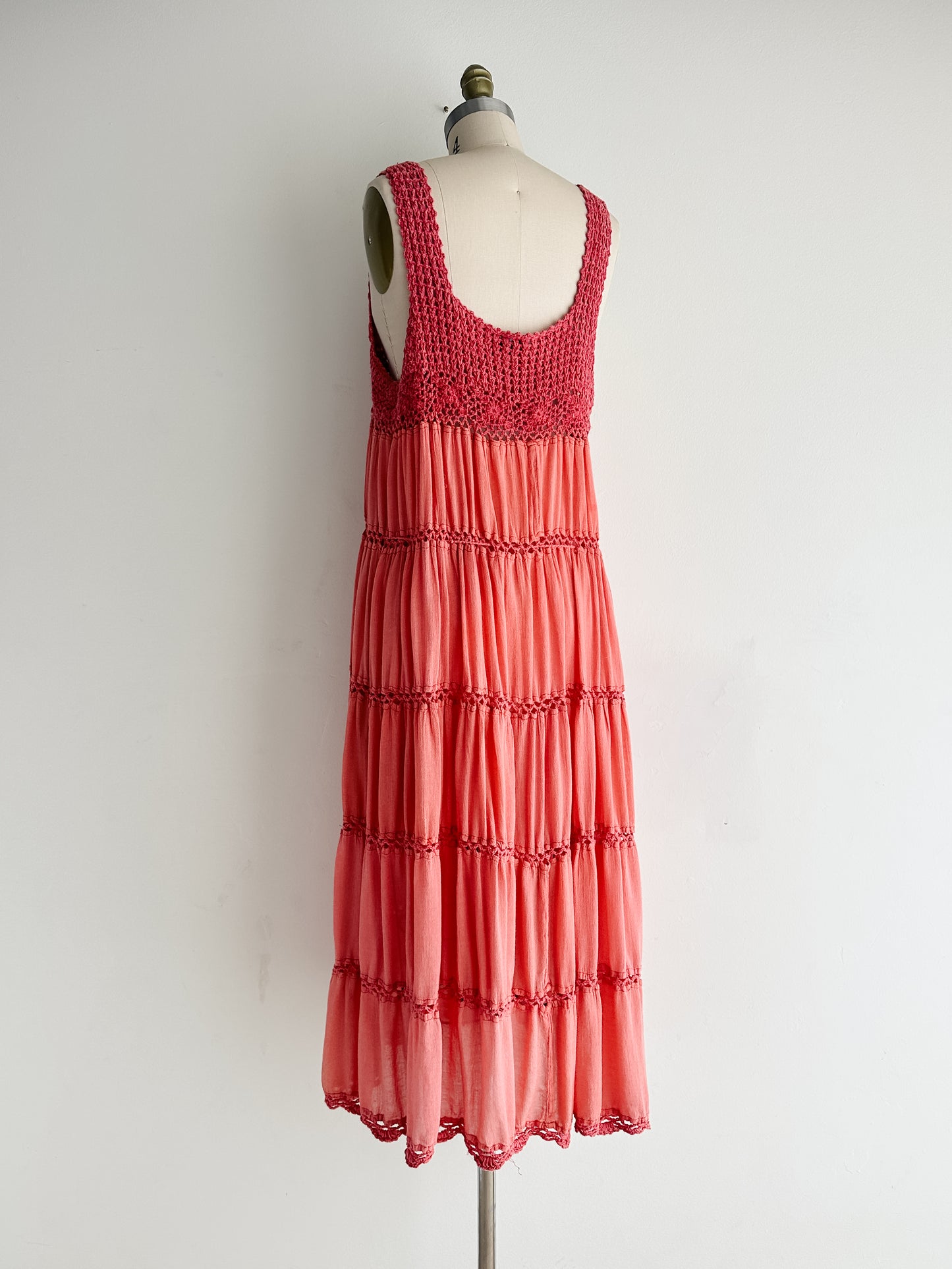 vintage coral crochet cotton dress (M)