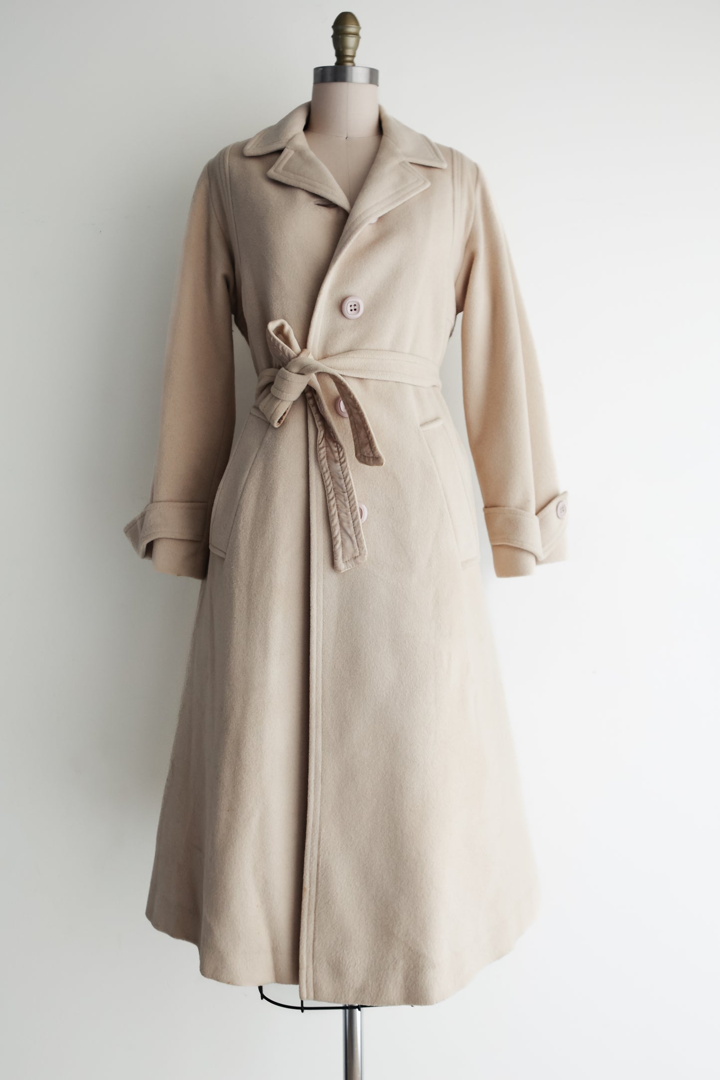 vintage cream cashmere coat (S)