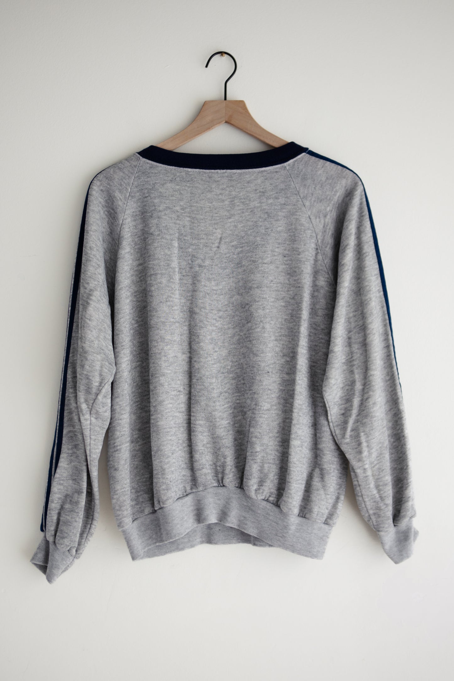 vintage grey raglan sweatshirt (M)