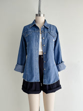 Load image into Gallery viewer, vintage denim shirt (S/M)
