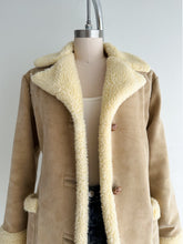 Load image into Gallery viewer, vintage faux suede sherpa shearling jacket (M/L)
