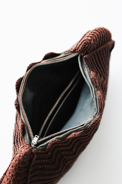 vintage 1930s chocolate knit clutch handbag