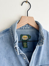 Load image into Gallery viewer, vintage denim work shirt (M)
