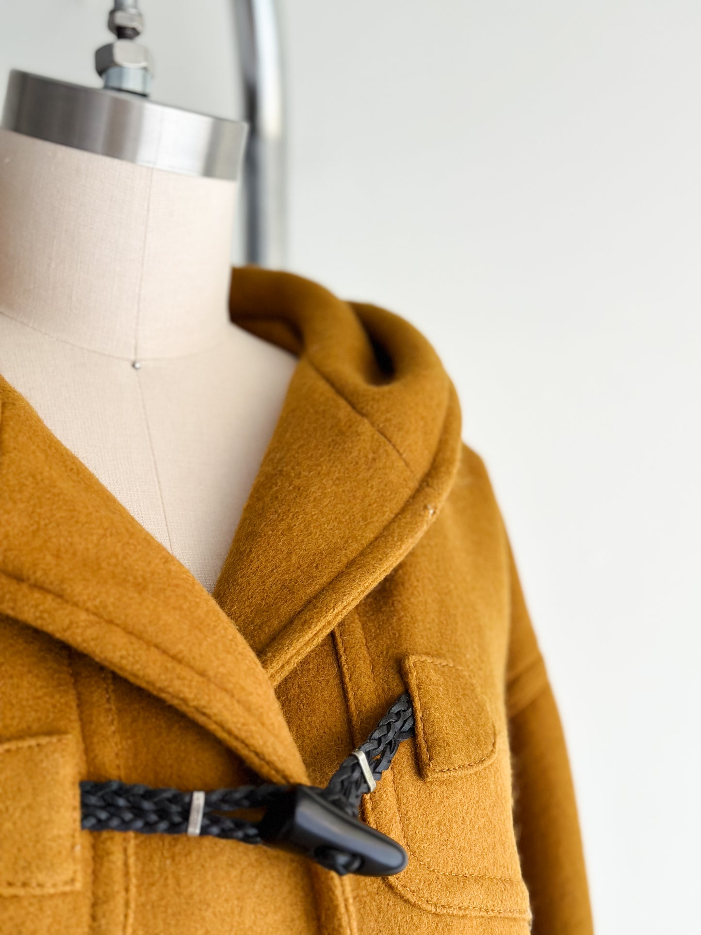 vintage ochre wool duffle coat (M/L)