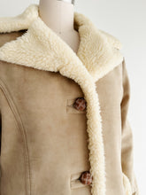 Load image into Gallery viewer, vintage faux suede sherpa shearling jacket (M/L)
