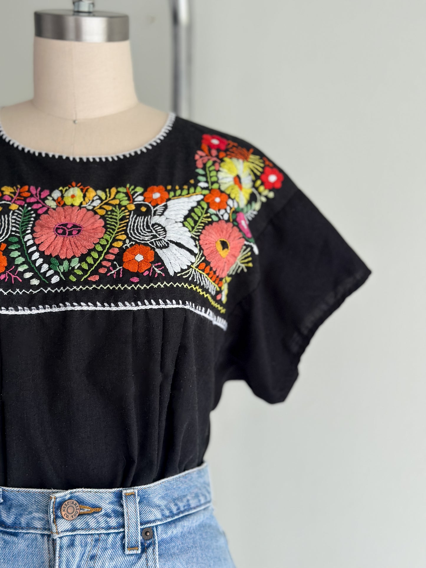 vintage embroidered blouse (M)