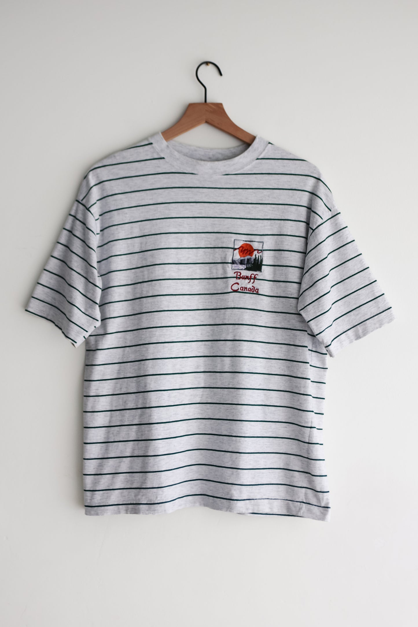 vintage 90s Banff vacation tee (M)