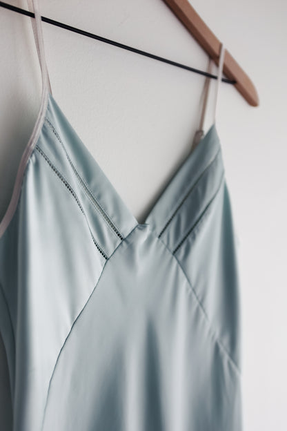 vintage light blue chemise (M)