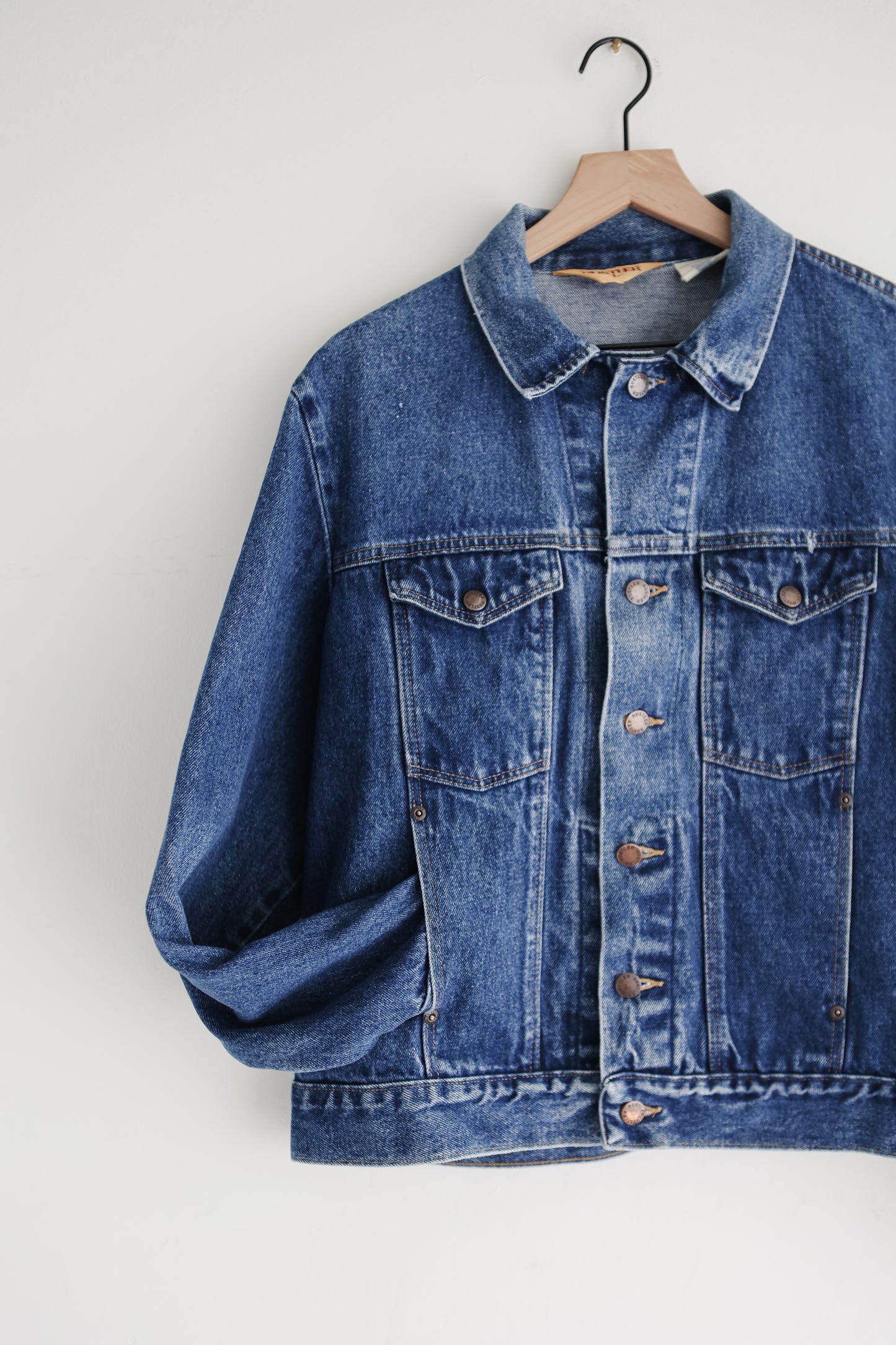 vintage jean jacket (M/L)