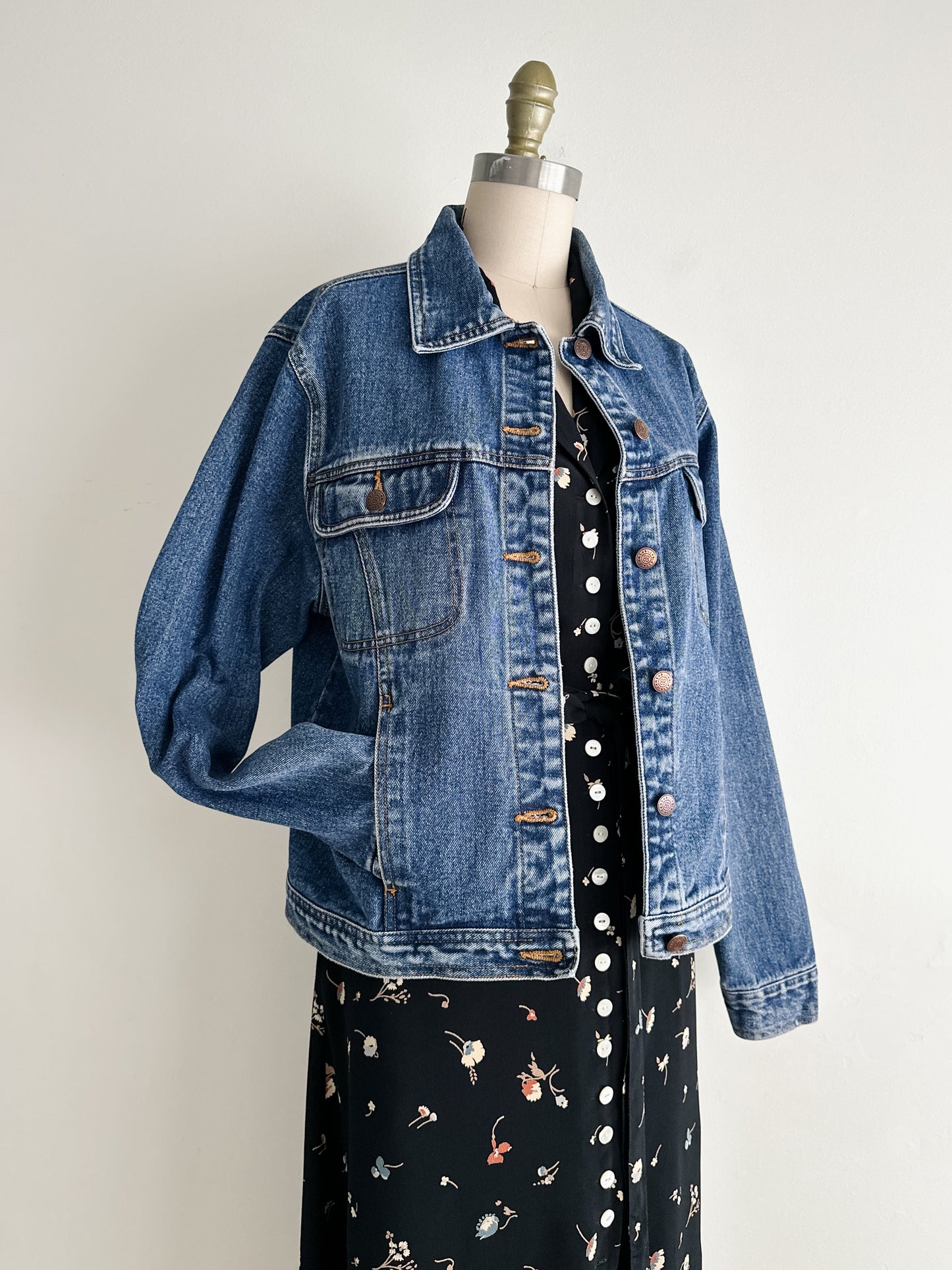 vintage jean jacket (S)