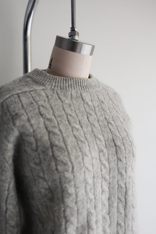 vintage heathered cableknit wool sweater (M)