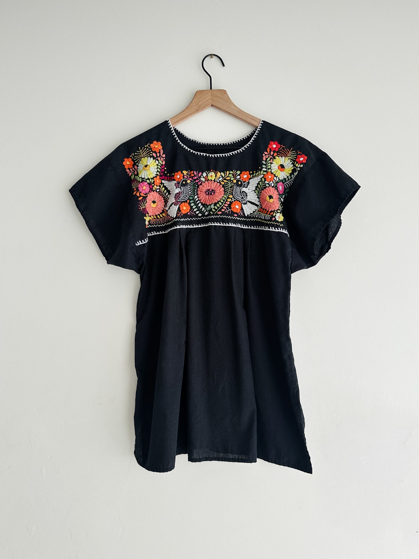 vintage embroidered blouse (M)