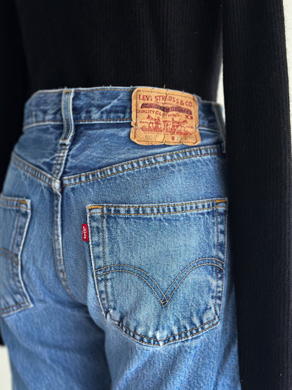 vintage levis 501 jeans (S/M)