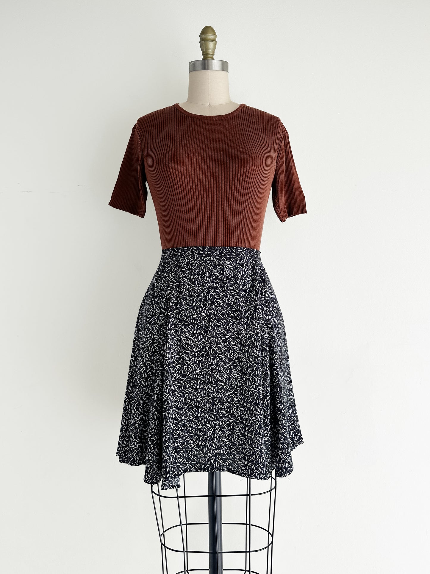 vintage floucey mini skirt (M)