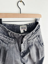 Load image into Gallery viewer, vintage faded black barrel jeans (S)
