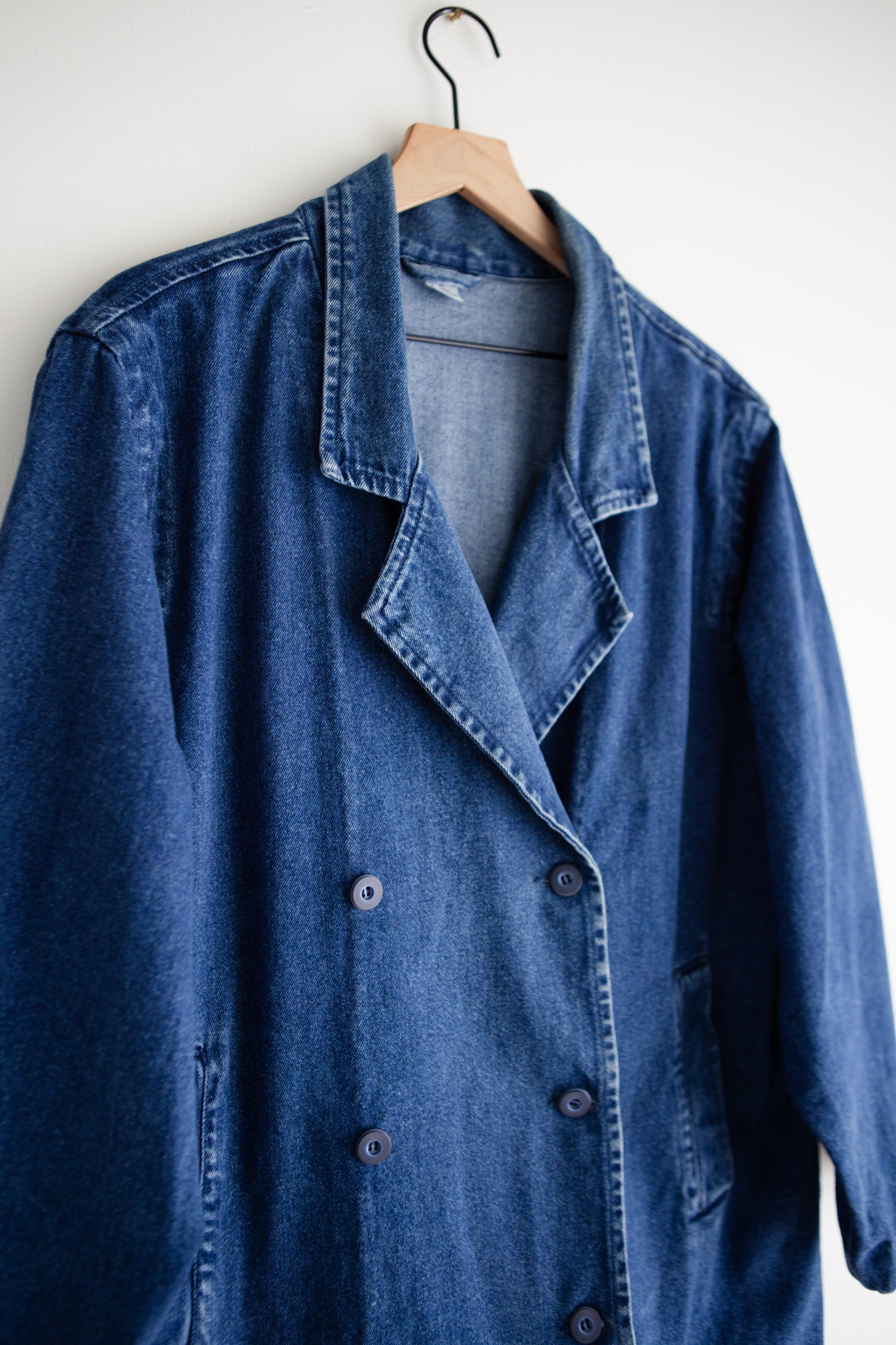 vintage denim trench coat (L)