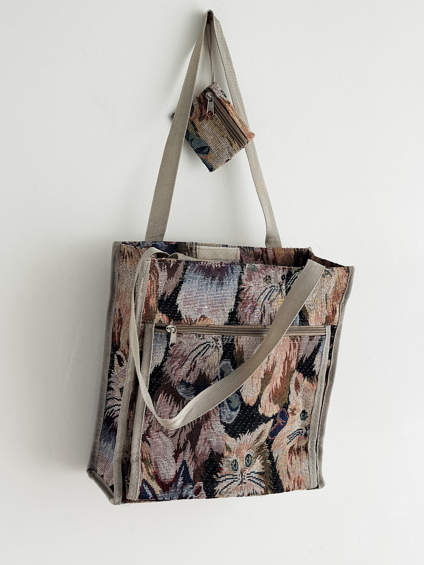 vintage cats tapestry tote bag