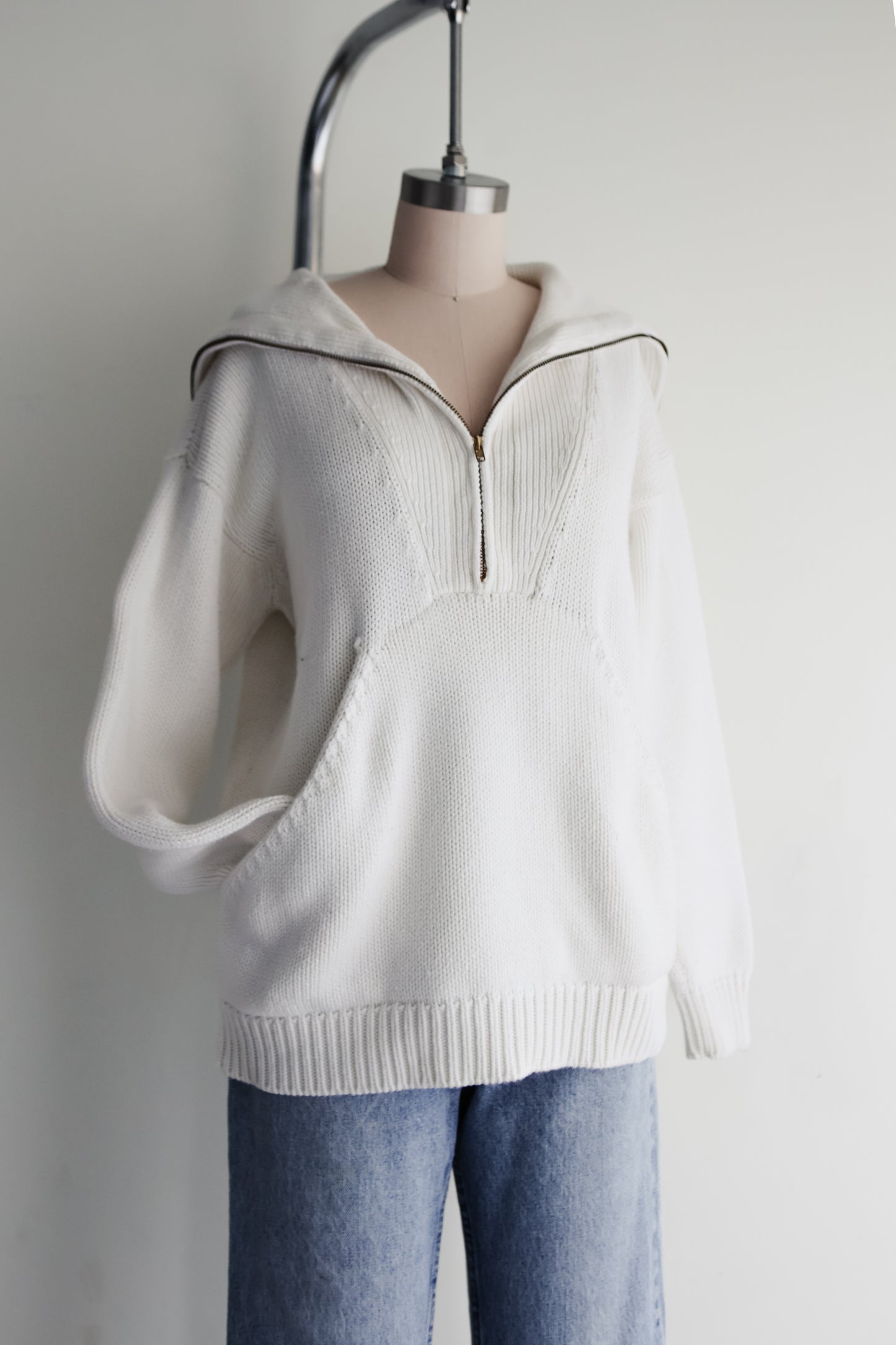 vintage white cotton sweater (M/L)