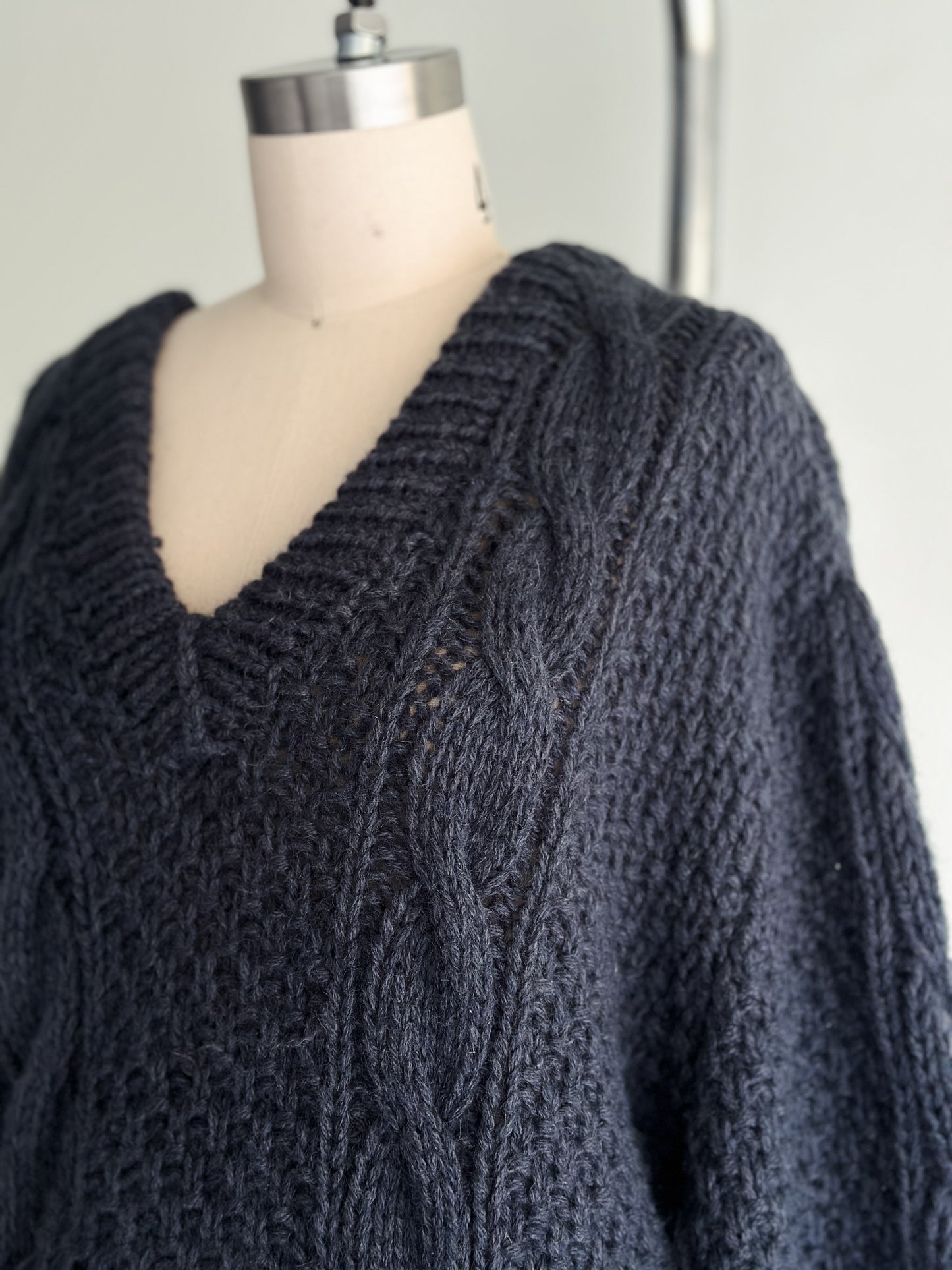 vintage oversized wool sweater (L)