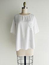 Load image into Gallery viewer, vintage white slouchy pocket tee (M/L)
