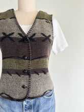 Load image into Gallery viewer, vintage Taos cotton blanket vest (S/M)
