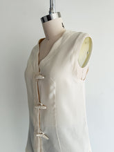 Load image into Gallery viewer, vintage textured silk top (M)
