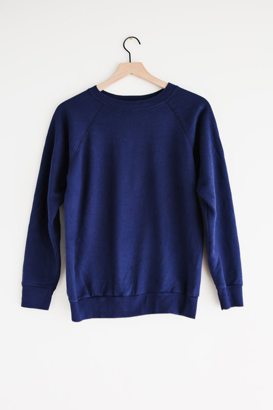 vintage navy raglan sweatshirt (M)