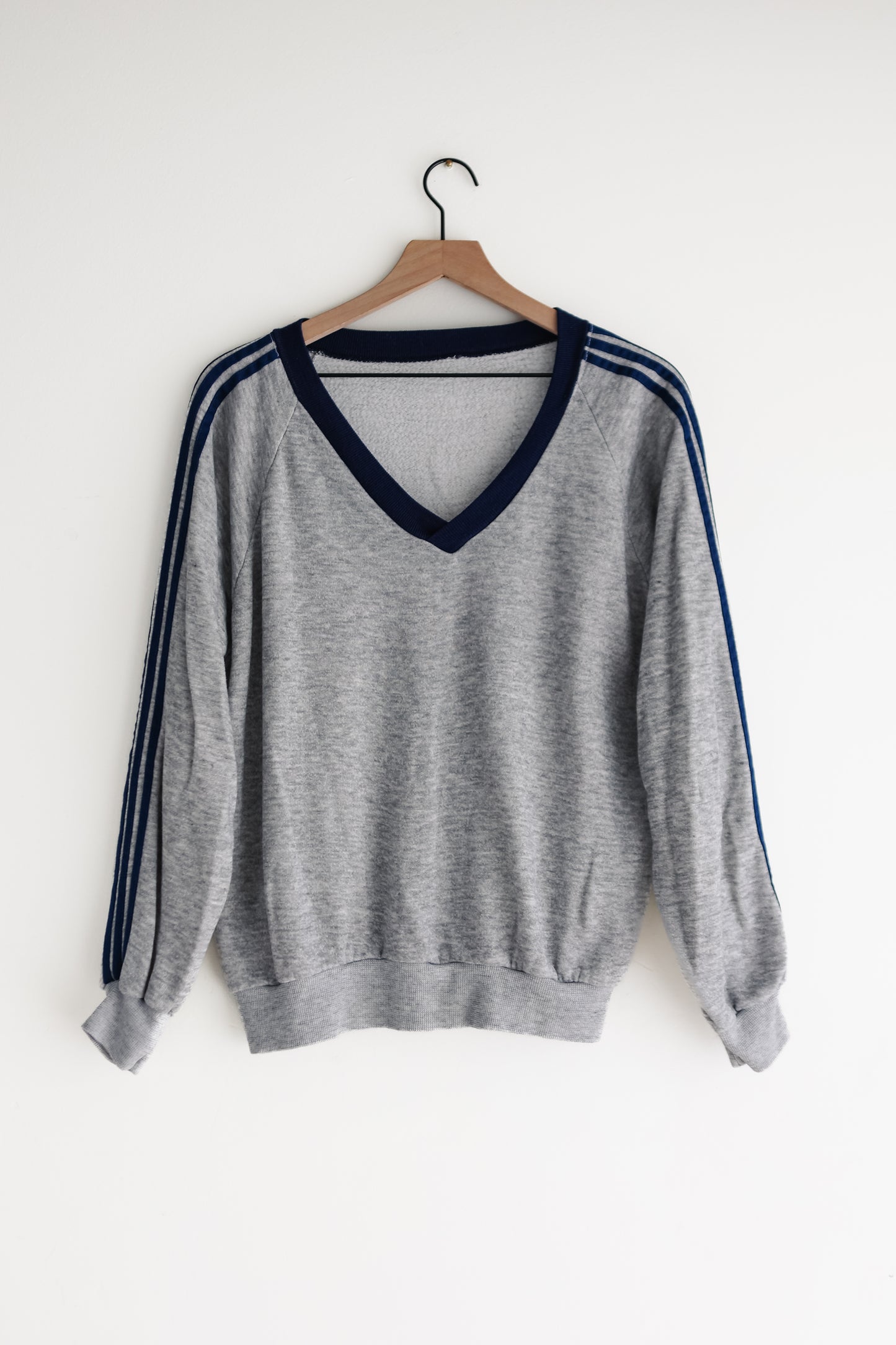 vintage grey raglan sweatshirt (M)