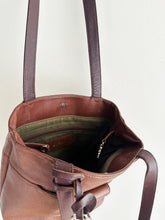 Load image into Gallery viewer, vintage brown leather handbag
