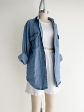 Load image into Gallery viewer, vintage denim work shirt (M)
