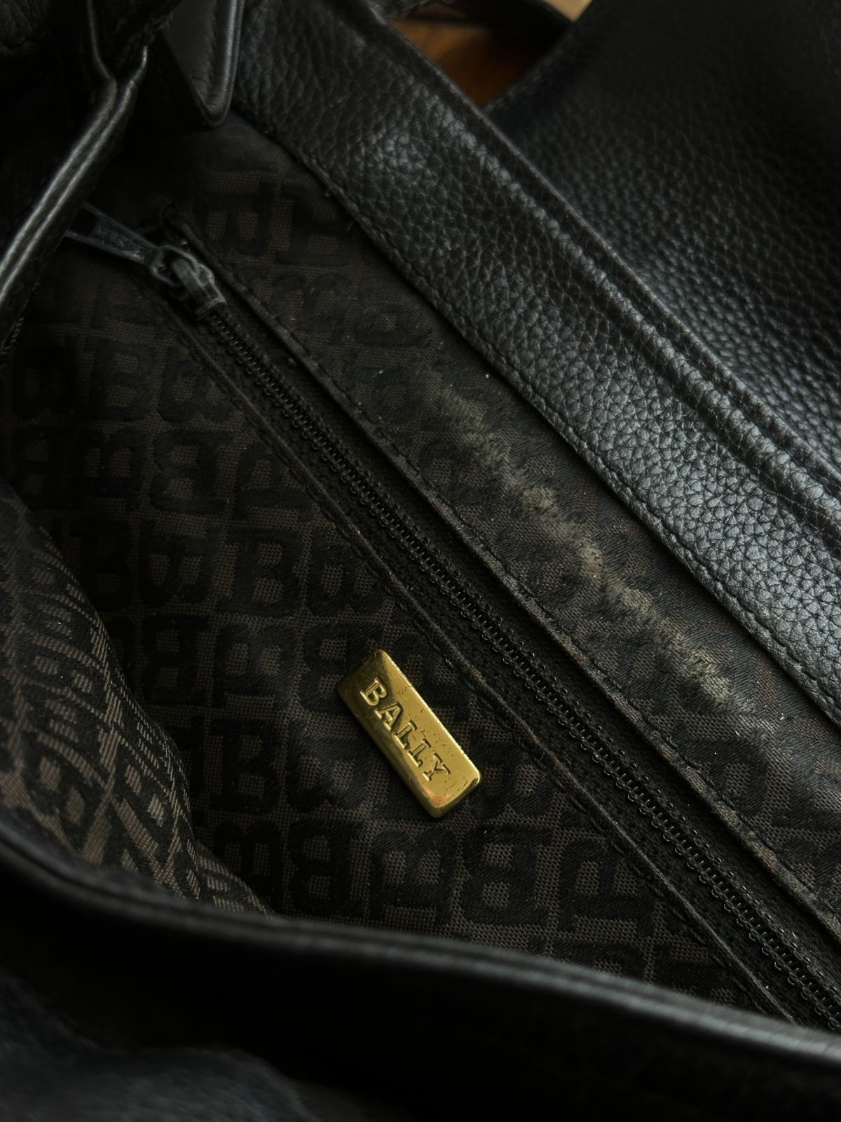 vintage Bally black pebbled leather Shoulder Bag