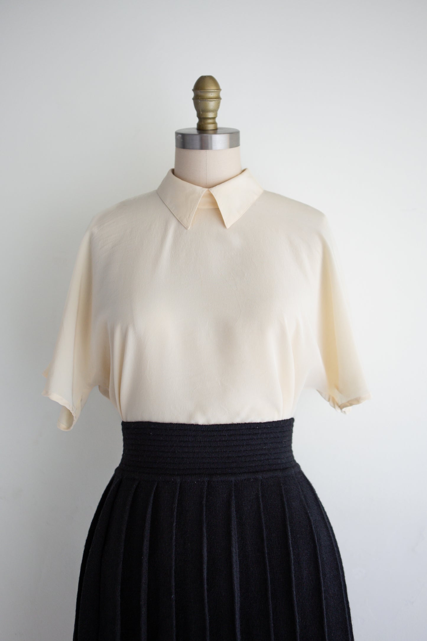 vintage crepe silk blouse (S)