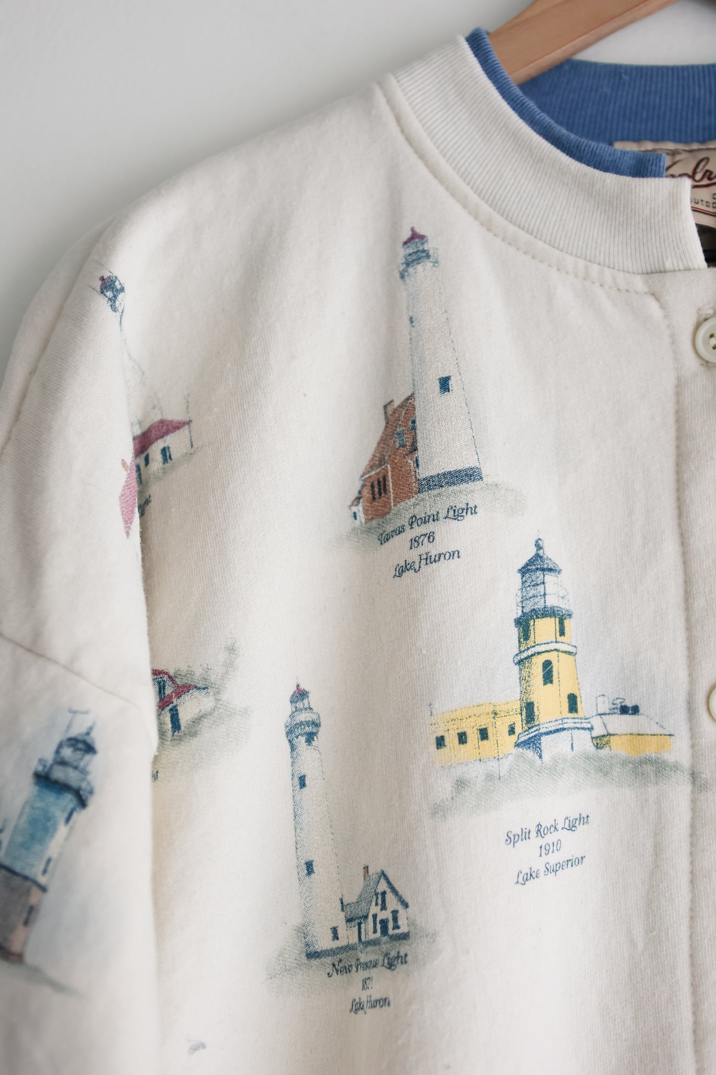 vintage lighthouse sweatshirt (L)