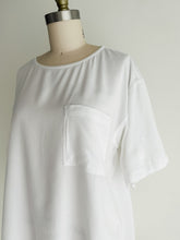 Load image into Gallery viewer, vintage white slouchy pocket tee (M/L)
