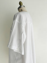 Load image into Gallery viewer, vintage white slouchy pocket tee (M/L)
