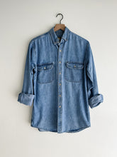 Load image into Gallery viewer, vintage denim work shirt (M)
